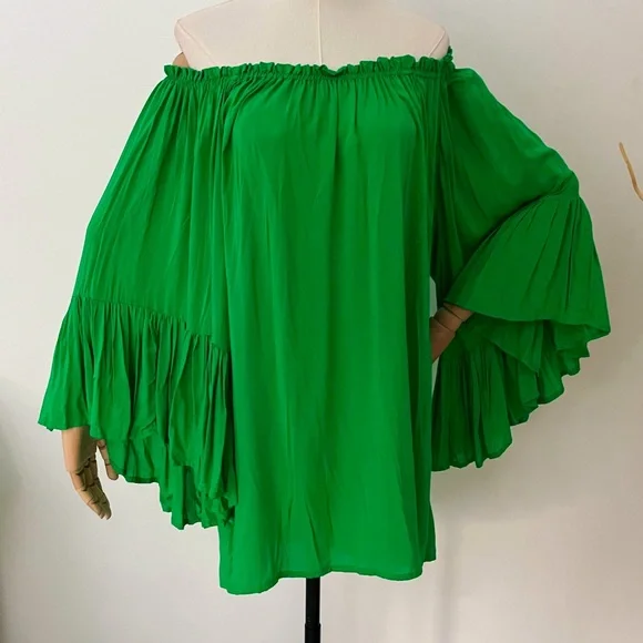 BEAUTIFUL GREEN ELAN TOP ๐๐ฒ๐ - Picture 1 of 11